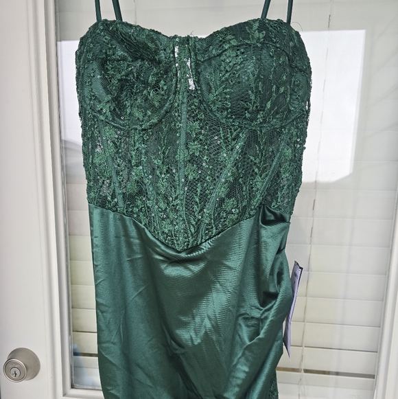 B Darlin Juniors' Lace Corset Formal Gown Sz 13/14 (Women Sz 10) Evening Green - Picture 9 of 16